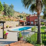 Villa El Pino: With Private Pool Sayalonga