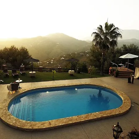 El Pino: With Private Pool * Sayalonga